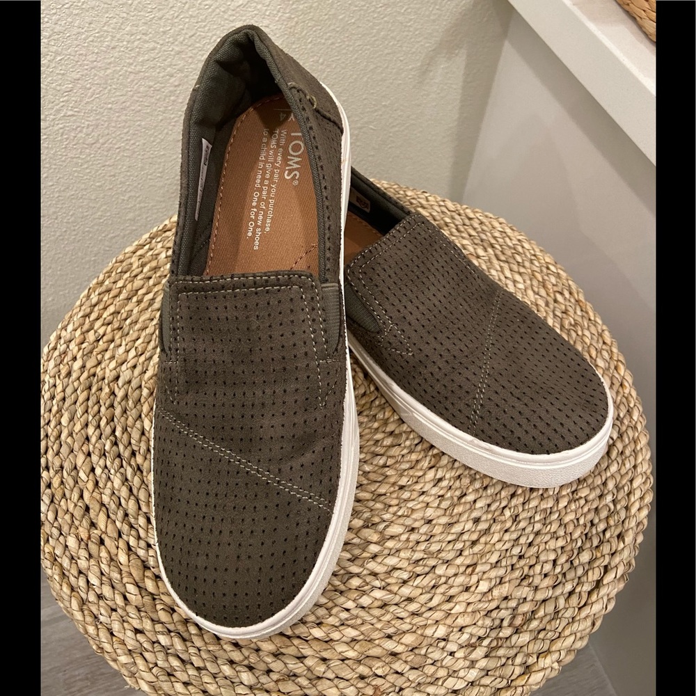 Youth Toms shoe